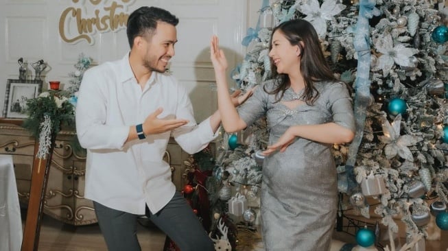 Jessica Mila Posting Momen Baby Moon, Netizen Iri Lihat Penampilan Mempesona: Sempurna Banget Sih Hidupnya