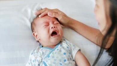 Viral Bayi Meninggal Bumi oleh sebab itu Kejang, Dokter Spesialis Anak Beri Tips Penanganan Tepat