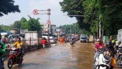 Ibukota Indonesia Diguyur Hujan Lebat, Lima RT juga Enam Ruas Jalan Terendam Banjir, Paling Tinggi 1,5 Satuan Pengukuran