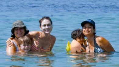 Wajah Luna Maya Disorot Pakai Sunblock Tebal Saat Berenang di dalam area Pantai, Hal ini Manfaatnya Untuk Perempuan Berusia 40 Tahun