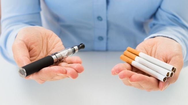 Perokok Beralih ke Vape Karena Lebih Aman? Dokter Paru Senior Ungkap Kebenarannya
